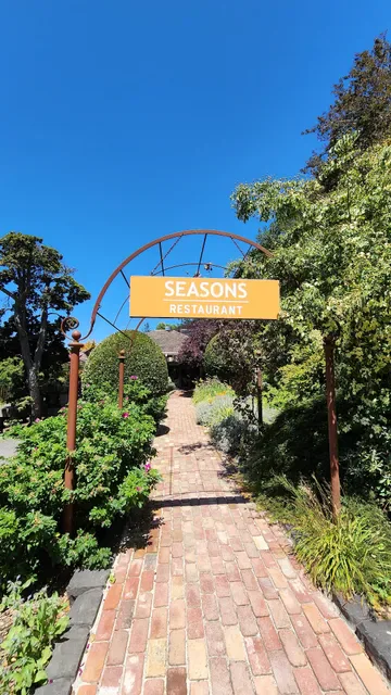 Seasons Restaurant at Cloudehill
