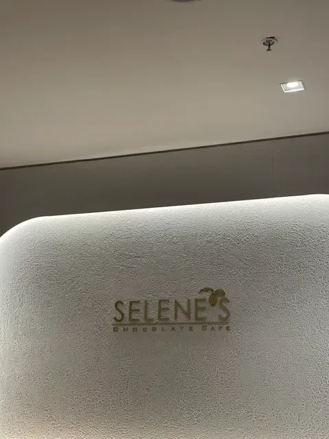 Selene's Chocolate Cafe