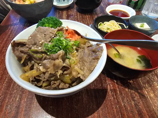 Shira Nui Japanese Restaurant