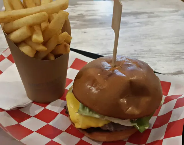 Sideshow Burgers Rosanna