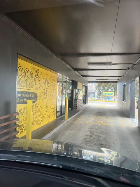 Sienna's Drive Thru