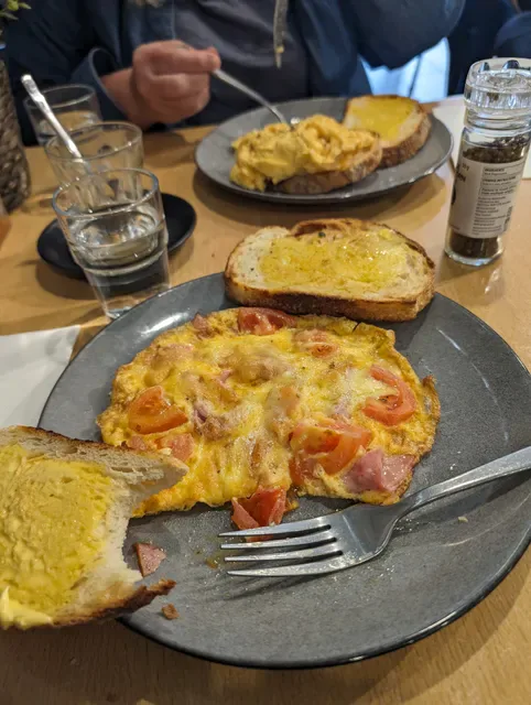 Siesta Cafe & Deli
