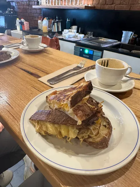 Sleepy's Cafe & Wine Bar