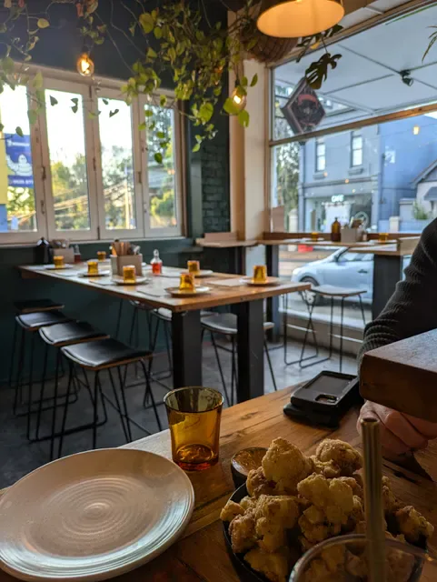 Small Print Pizza Bar