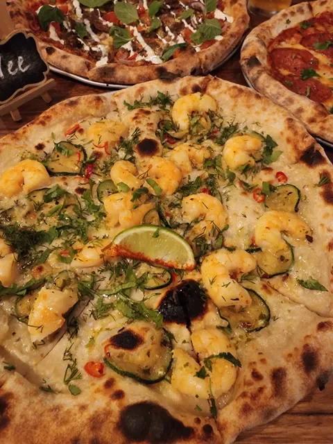 Small Print Pizza Bar
