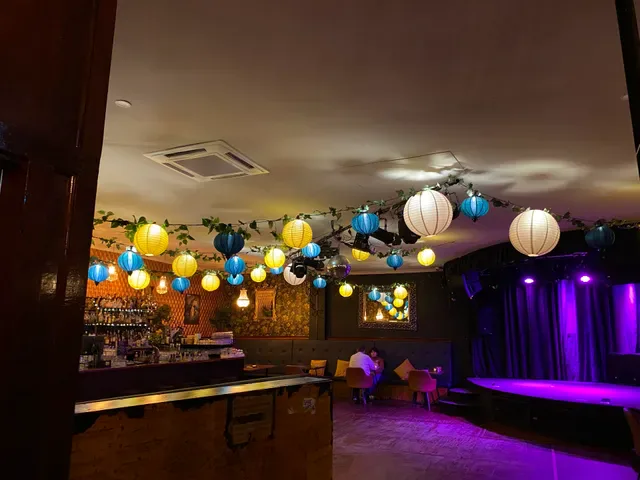 Sooki Lounge
