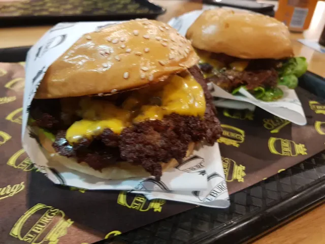 St. Burgs Caroline Springs