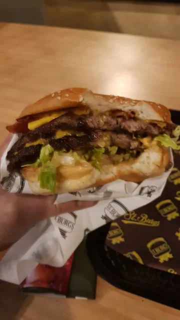 St. Burgs Caroline Springs