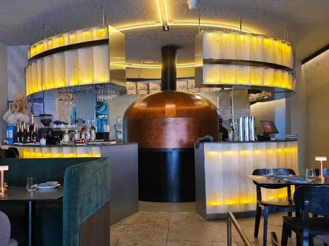 Stella Restaurant and Bar