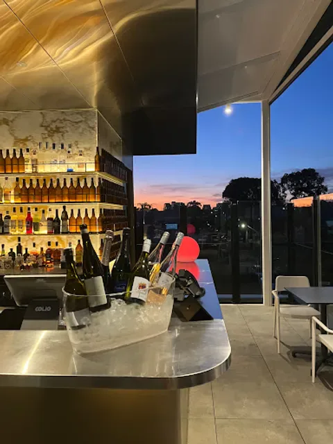 Stella Restaurant and Bar