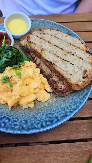 STREAT Cromwell Cafe