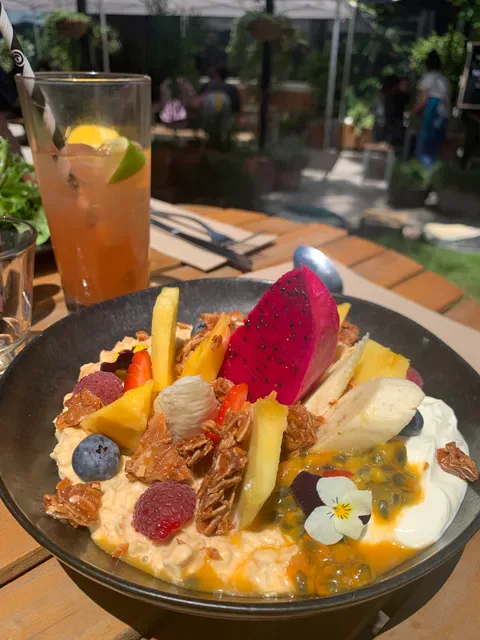 STREAT Cromwell Cafe