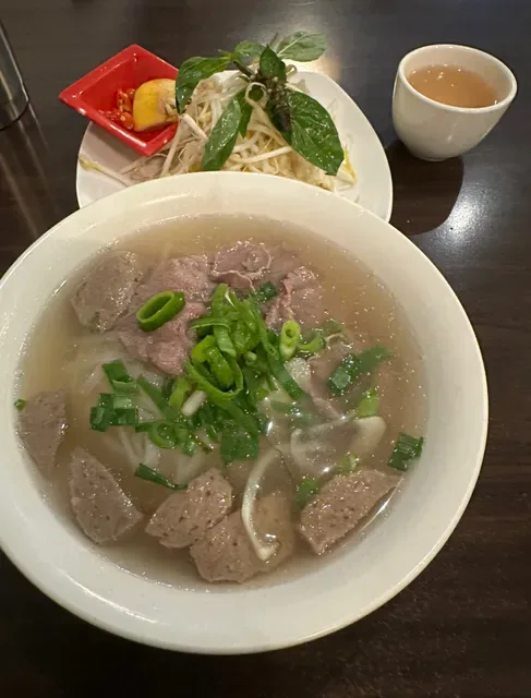 STR'EAT PHO