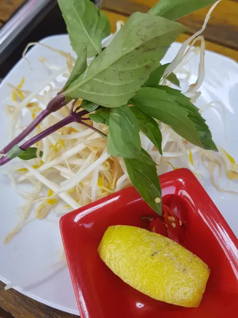STR'EAT PHO