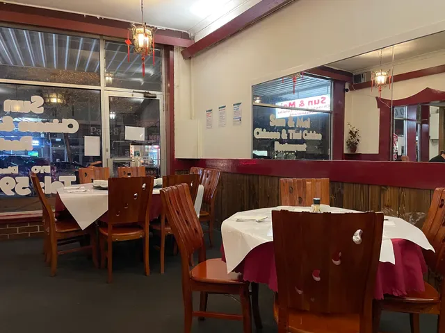 Sun & Mei Chinese and Thai Restaurant