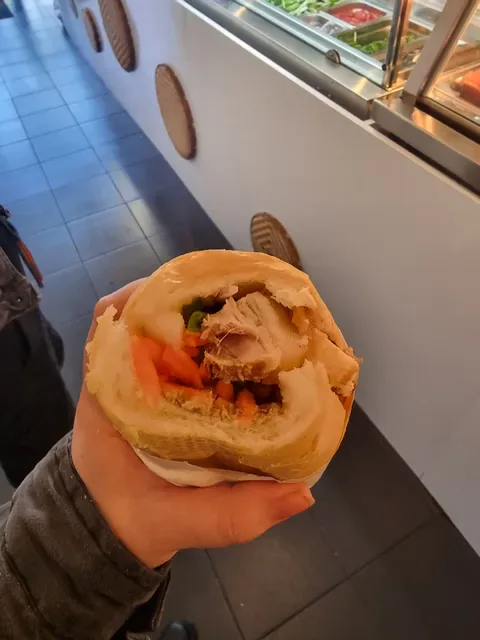 T&L - Bakery & Café