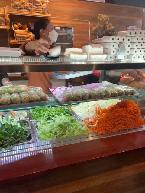 T&L - Bakery & Café