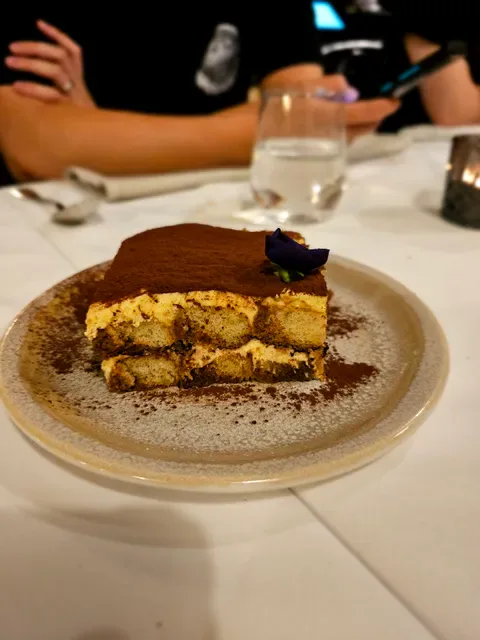 TÁVOLA Restaurant