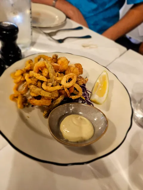 TÁVOLA Restaurant