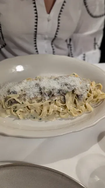 TÁVOLA Restaurant