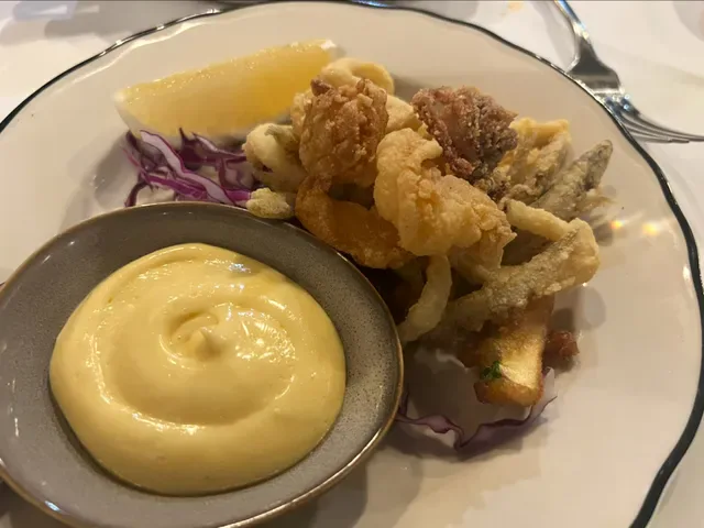 TÁVOLA Restaurant