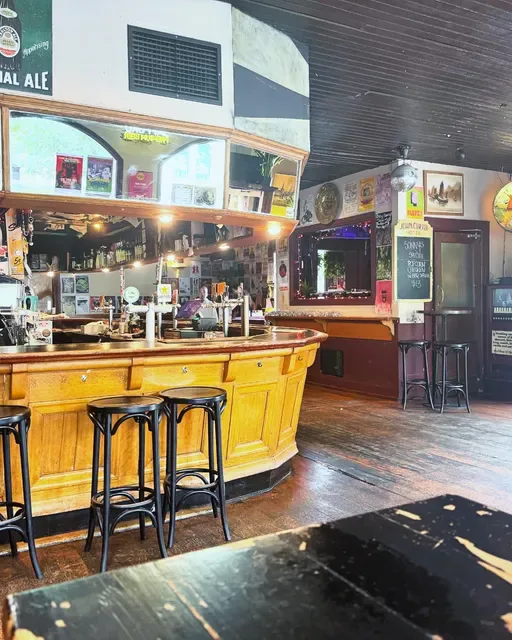 THE CURTIN (John Curtin hotel)