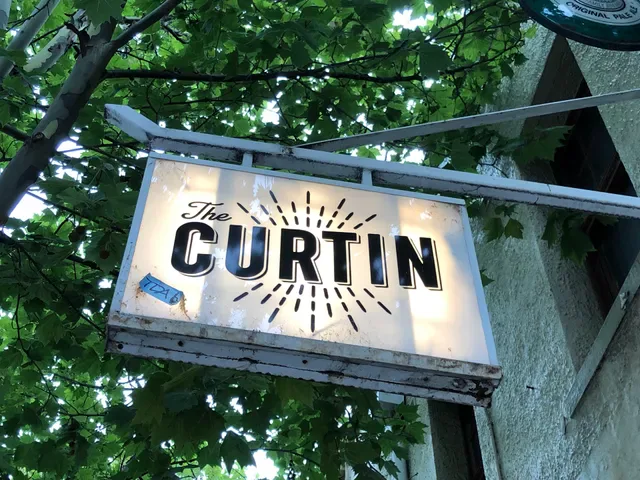 THE CURTIN (John Curtin hotel)