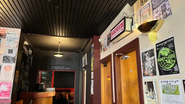 THE CURTIN (John Curtin hotel)