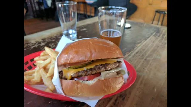 THE CURTIN (John Curtin hotel)