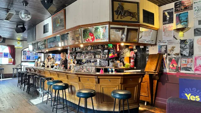 THE CURTIN (John Curtin hotel)