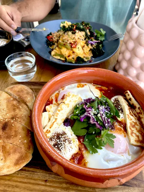 THE NICHOLSON COFFEE & EATERY