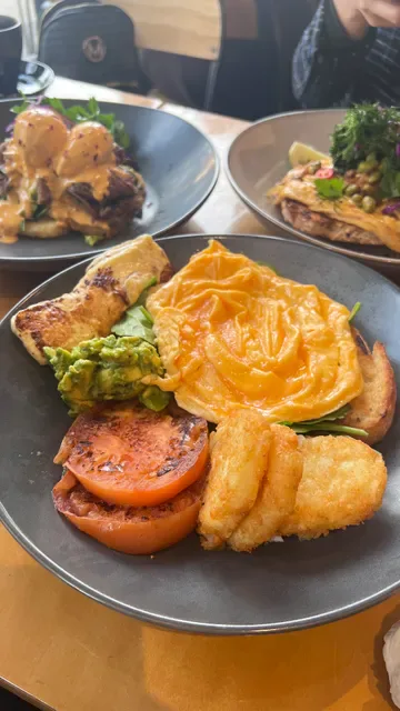 THE NICHOLSON COFFEE & EATERY