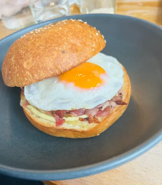 THE NICHOLSON COFFEE & EATERY