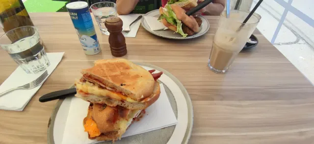 The Peddler Cafe