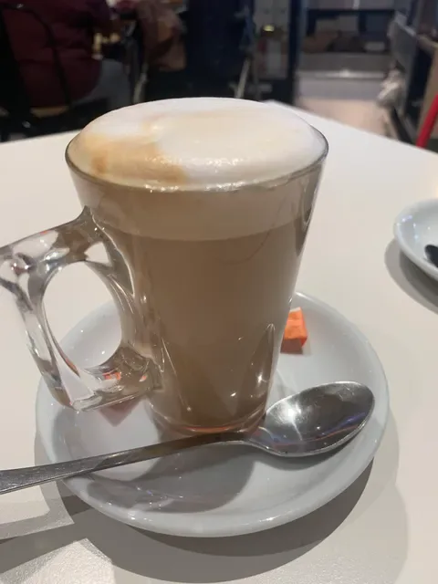 The Red Balloon Coffee Lounge