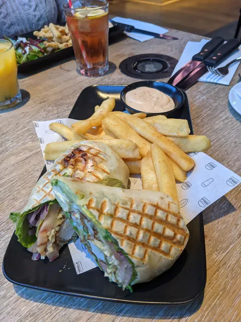 The Sporting Globe Bar & Grill Knox