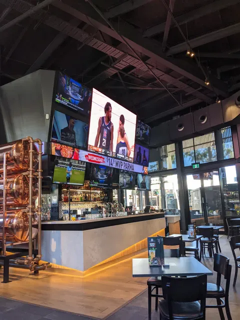 The Sporting Globe Bar & Grill Knox