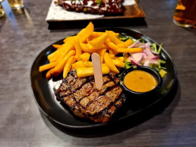 The Sporting Globe Bar & Grill