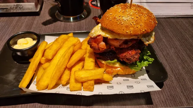 The Sporting Globe Bar & Grill