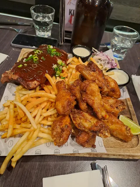 The Sporting Globe Bar & Grill