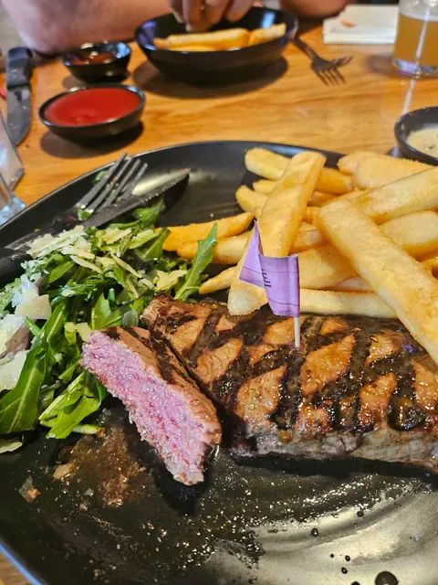 The Sporting Globe Bar & Grill Mordialloc
