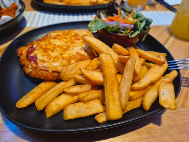The Sporting Globe Bar & Grill Mordialloc