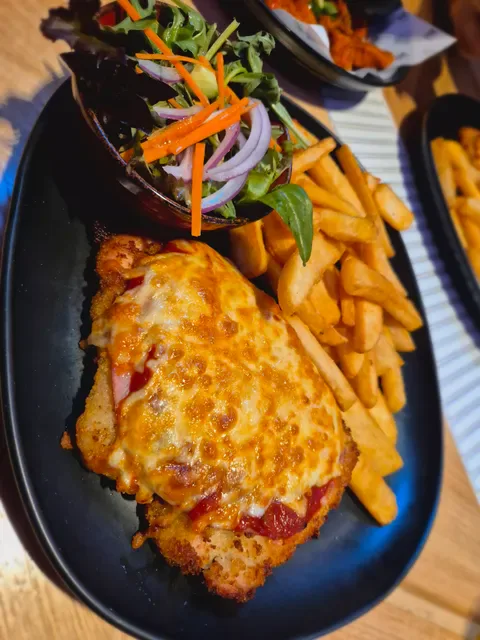 The Sporting Globe Bar & Grill Mordialloc