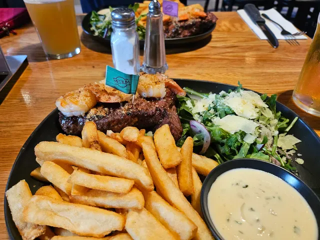 The Sporting Globe Bar & Grill Mordialloc