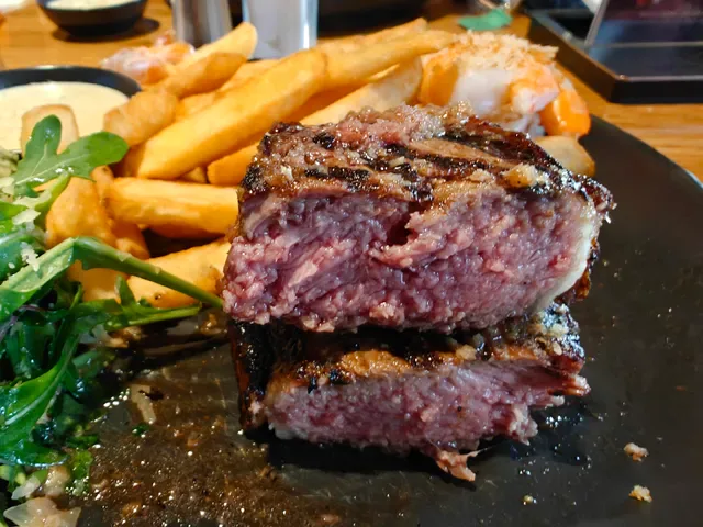 The Sporting Globe Bar & Grill Mordialloc