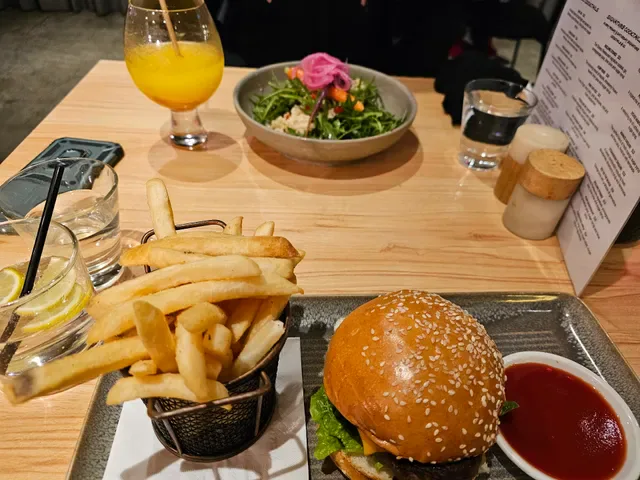 THE STONEZ RESTAURANT
