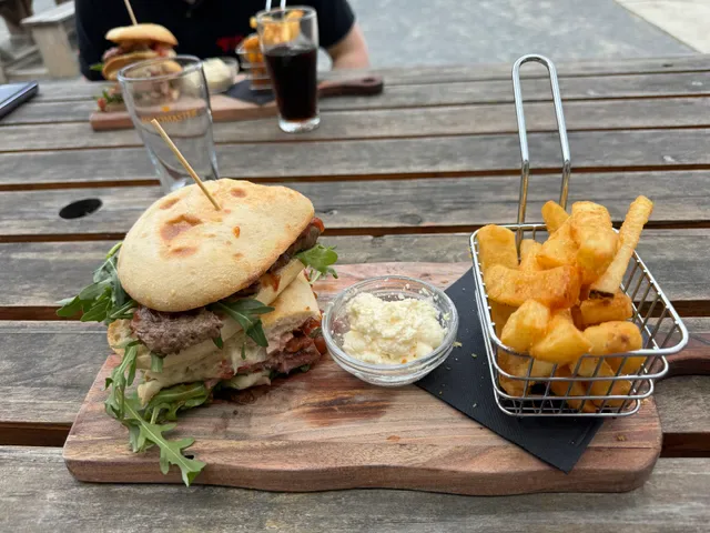 The Warburton Hotel, Wesburn - Bar & Bistro (The West)