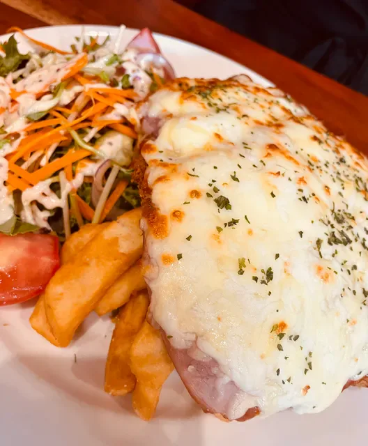 The Warburton Hotel, Wesburn - Bar & Bistro (The West)