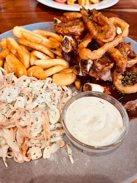 The Warburton Hotel, Wesburn - Bar & Bistro (The West)