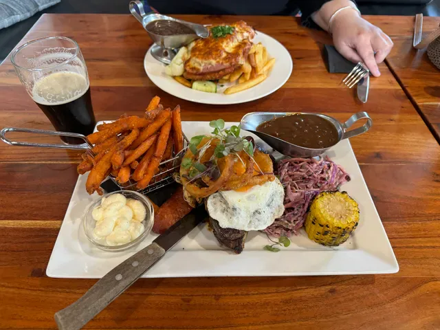 The Warburton Hotel, Wesburn - Bar & Bistro (The West)